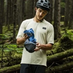 GOREWEAR LUPRA 2.0 GORE-TEX Rain Jacket 30 GOREWEAR LUPRA 2.0 GORE-TEX Rain Jacket -Bike Clothing Shop 00CB76D29CECC3760F75251B8906757C