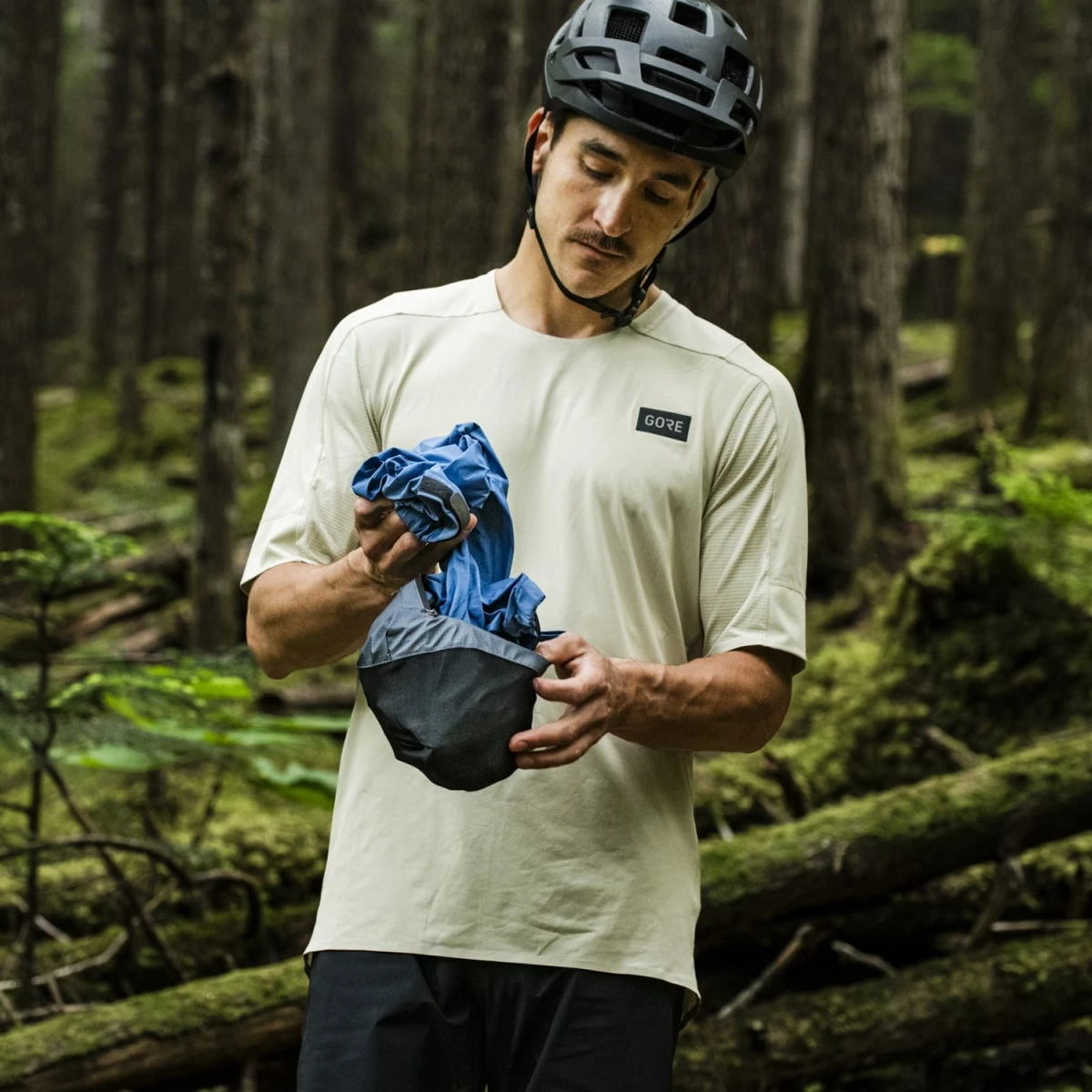 GOREWEAR LUPRA 2.0 GORE-TEX Rain Jacket 11 GOREWEAR LUPRA 2.0 GORE-TEX Rain Jacket - Image 9