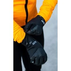 GOREWEAR C3 GORE-TEX INFINIUM STRETCH MID GLOVES Cycling Gloves -Bike Clothing Shop F0FBD2BA2F14E50DBF6CB5741B528A94 1